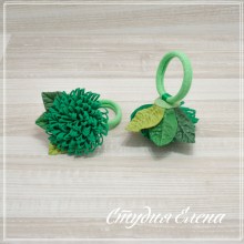 Резинка для волос ручной работы "Цветок из петелек" зеленая
